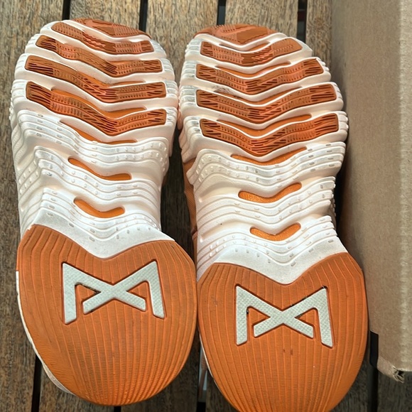 Gently worn Nike Metcon 5 size 6 women’s - Picture 5 of 9